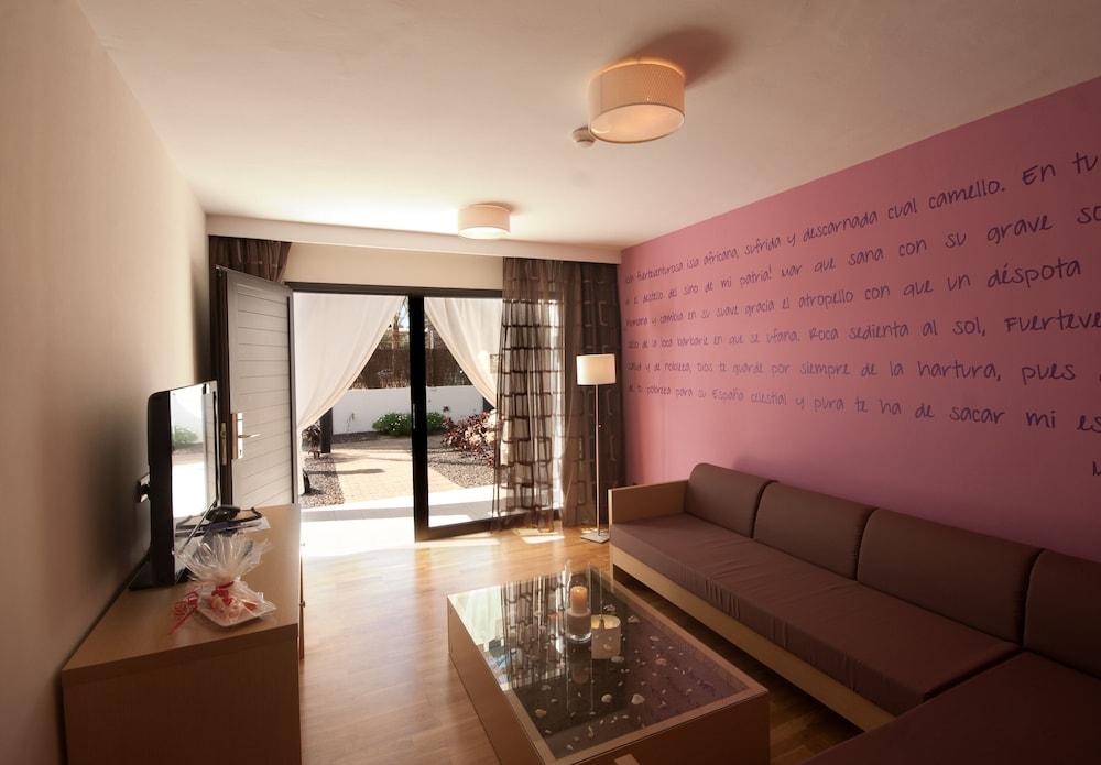 R2 Romantic Fantasia Dreams & Suites Hotel (Adults Only) Тарахалехо Экстерьер фото